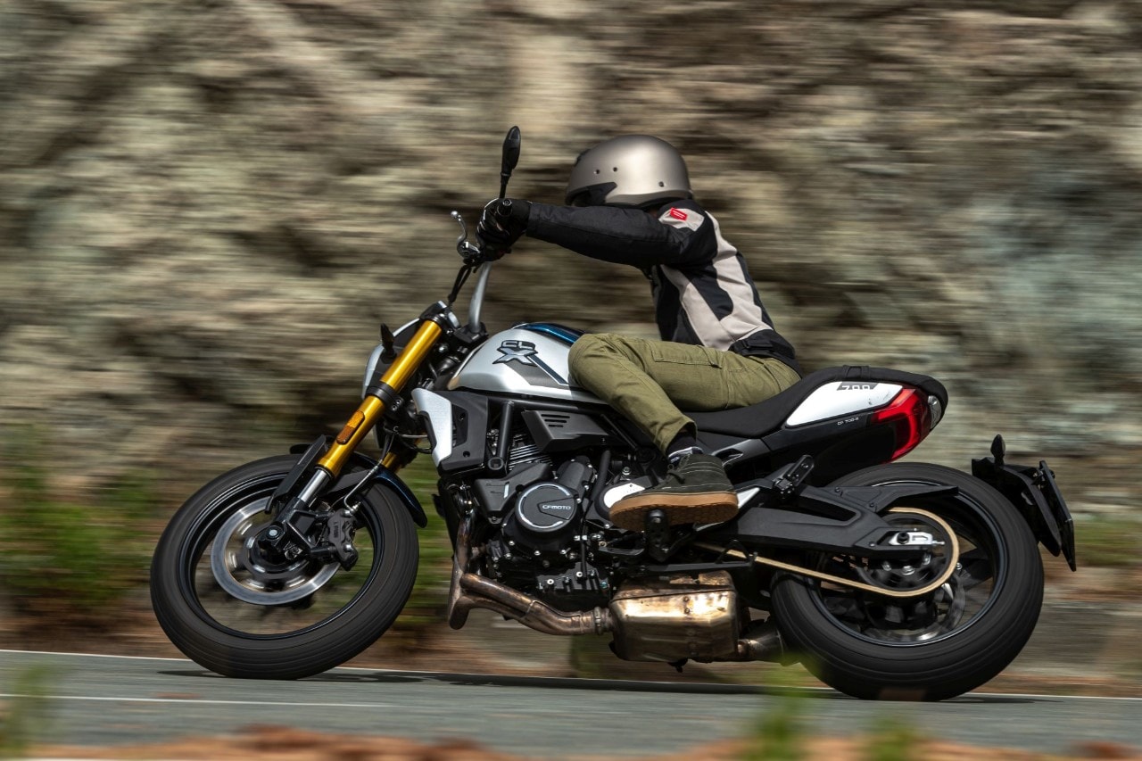 Benelli Leoncino 800 VS CFMOTO 700CL-X Heritage: prova a prendermi!